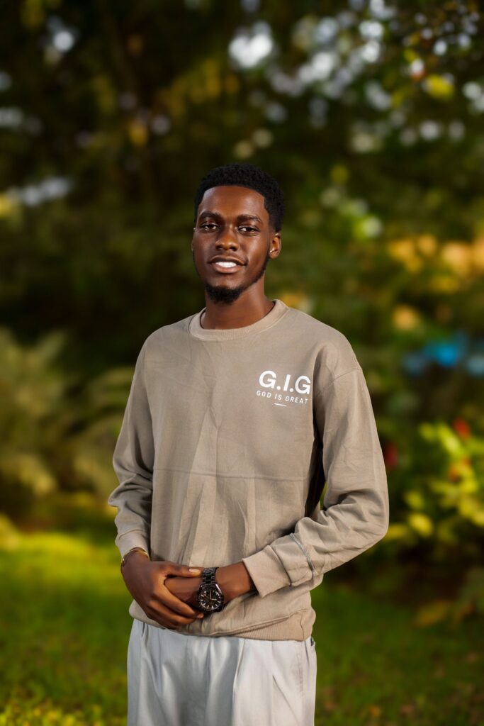 sweatshirt apparel